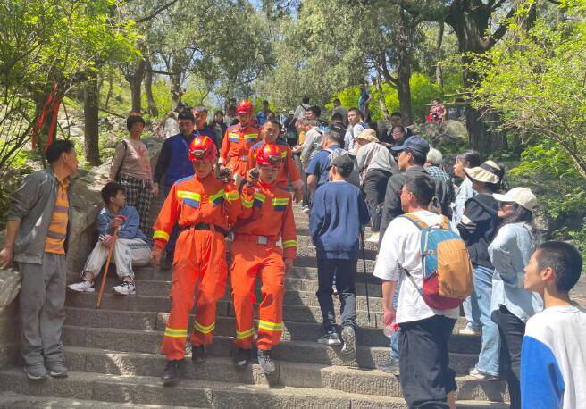 泰山消防救援站：坚守一线 为游客筑起安全屏障