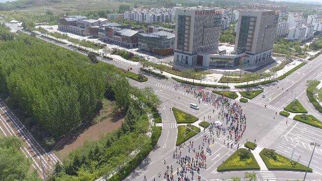 1300余名选手齐聚潍坊峡山区 欣赏优美风景 分享运动欢乐