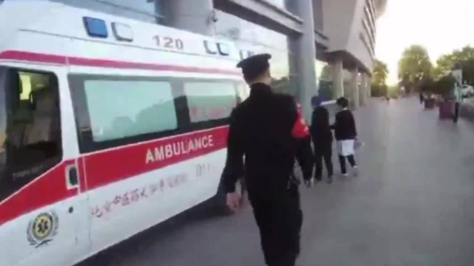 一 4岁女童突发惊厥抽搐，枣庄高铁站员工紧急救助