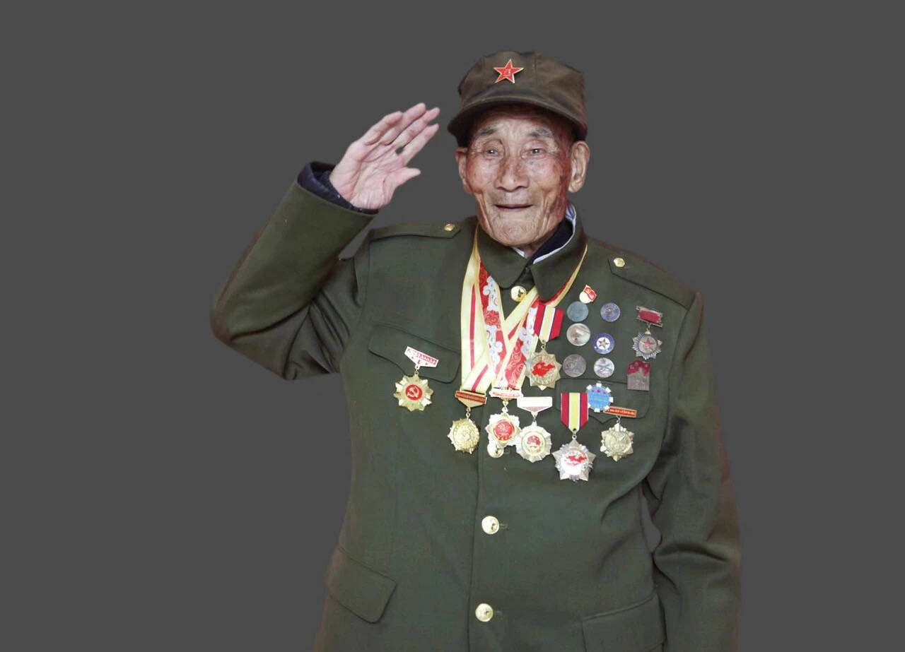 把光热和花香多留下一点送别山东百岁老战士张友仁同志