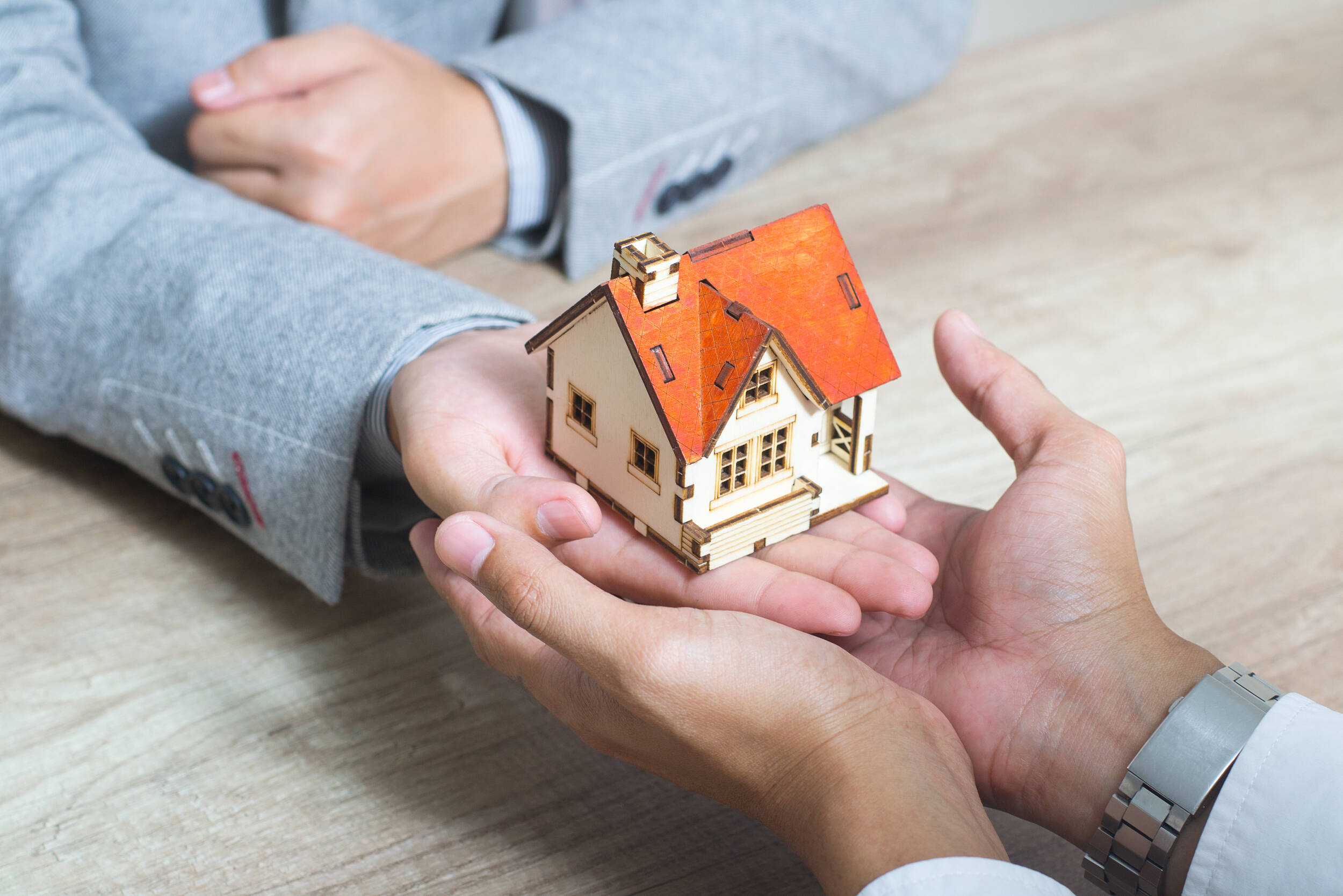 市场趋稳可期 多地房地产政策上新 