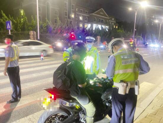 违反禁令、超速、炸街……15起摩托车违法行为被查处