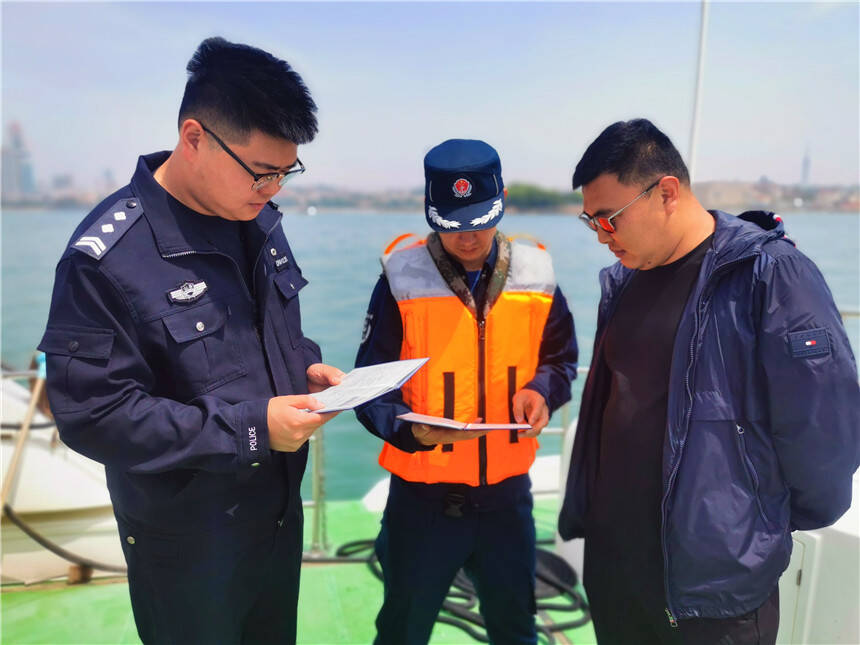 青岛海警局市南工作站开展守海护岸2023专项执法行动