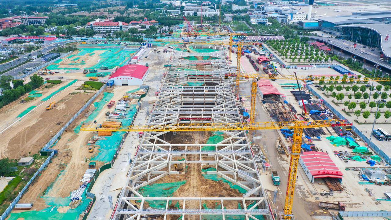 山东最大航空综合交通枢纽工程首个明挖地铁车站加速建设