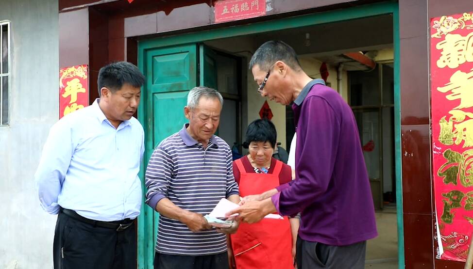 日照岚山区: 一村民家中失火 全村