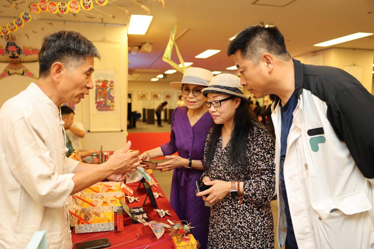潍坊非物质文化遗产展在日本东京中国文化中心开幕