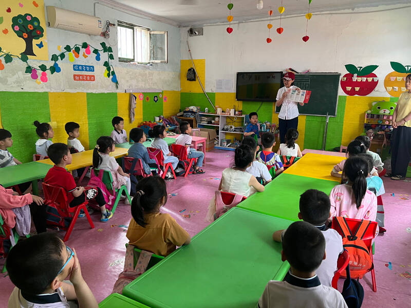 “欢乐童年 与您同行” 潍坊银行青州管辖行开展金融知识进幼儿园活动