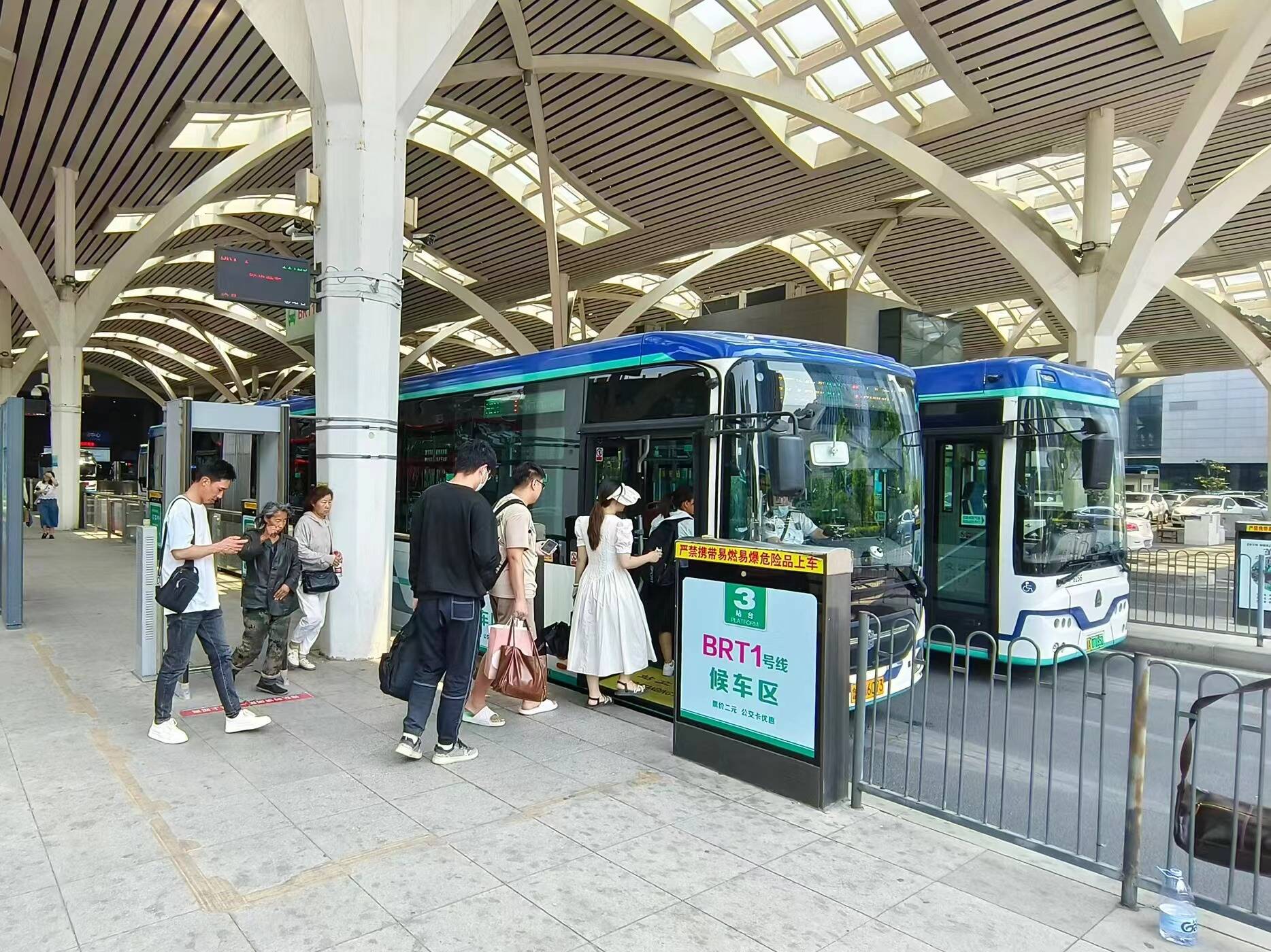 端午假期济南公交完成客运量约299万人次