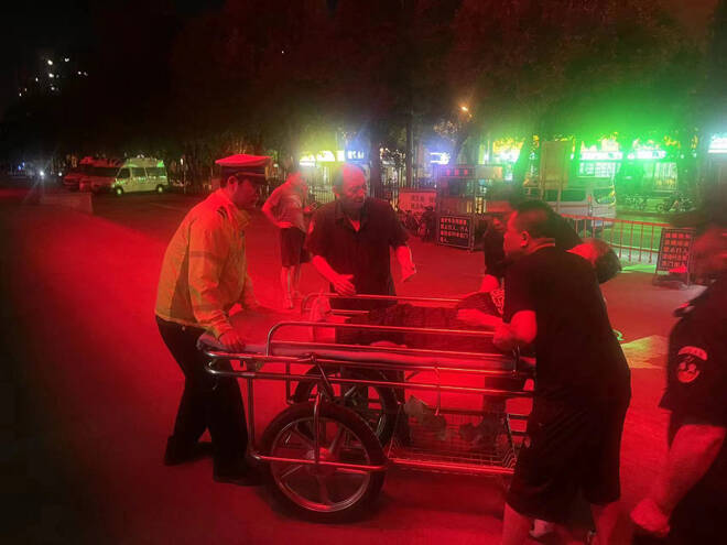 惠民一老人病危急需送醫院 交警一路綠燈護送前行