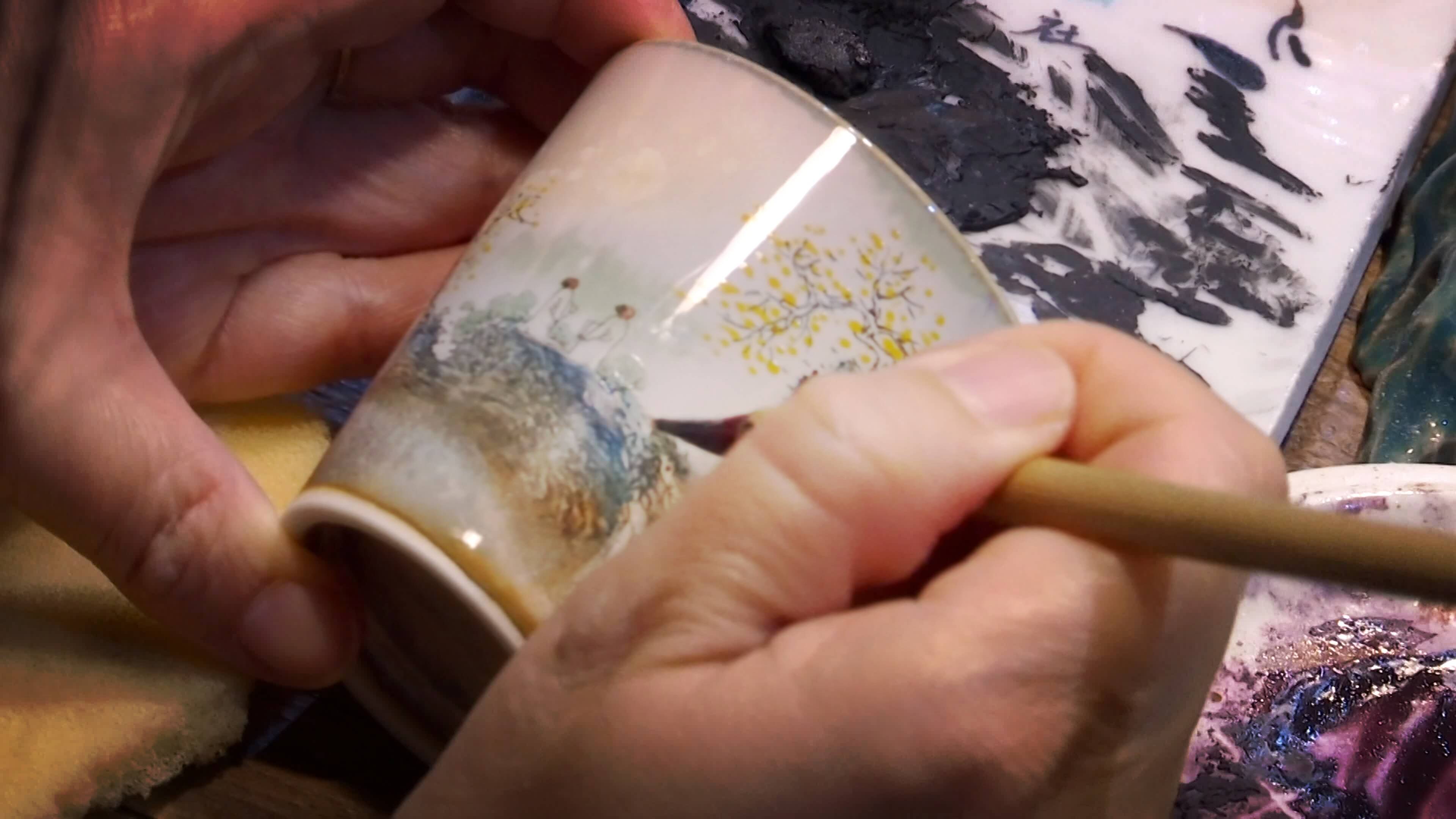 迷你“微陶”：青岛陶瓷艺人玩出陶瓷新花样