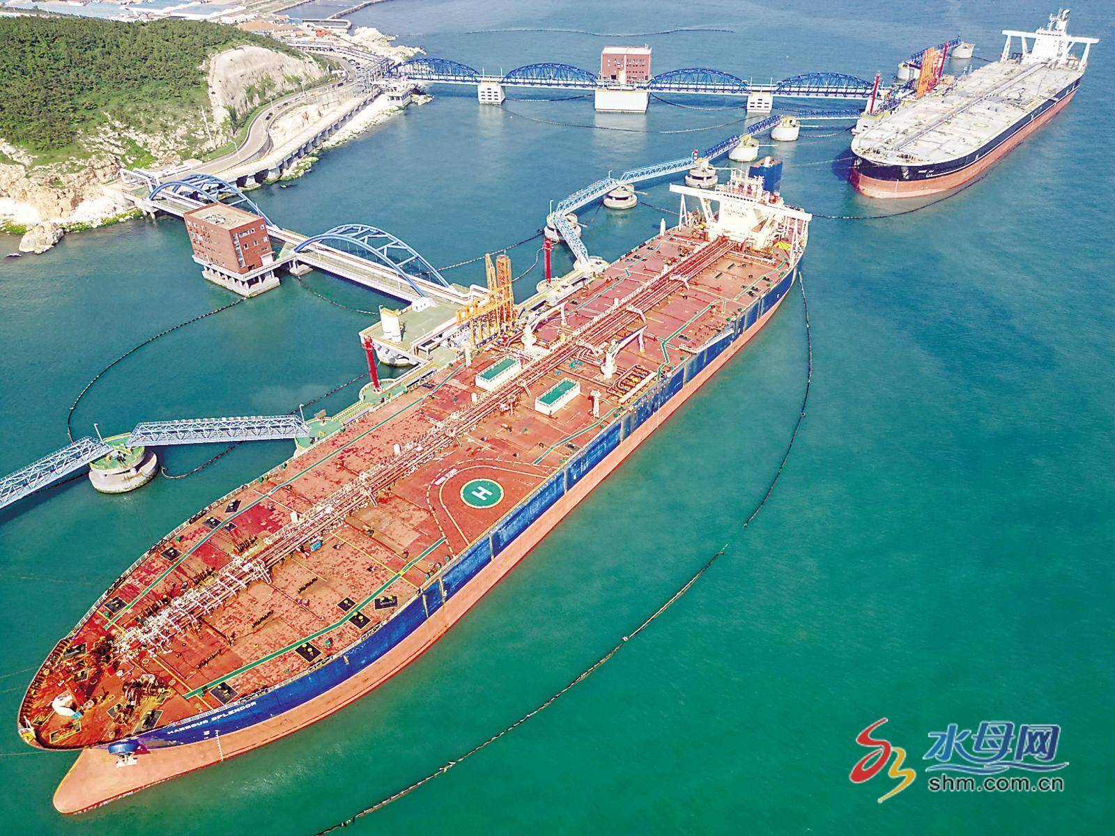 山东港口烟台港30万吨原油码头二期正式投产