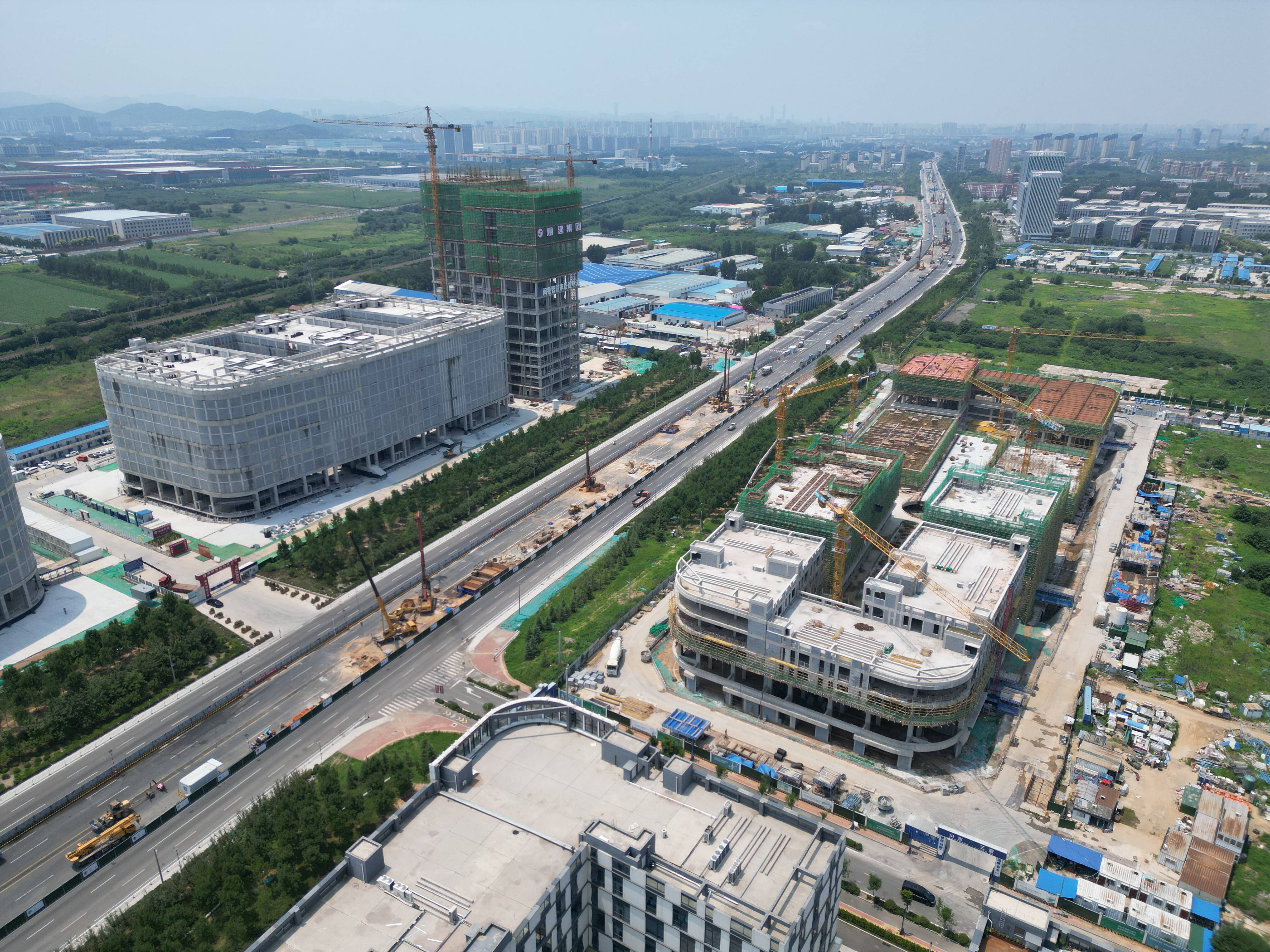记者航拍带你看 济南工业北路快速路向东延伸施工进展