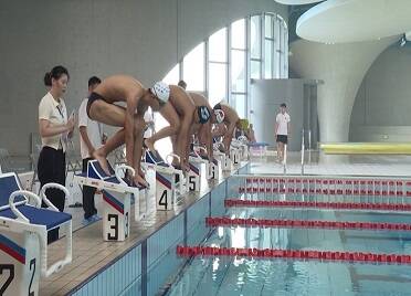 2023年“中国体育彩票杯”威海市游泳锦标赛暨中小学生游泳联赛开赛
