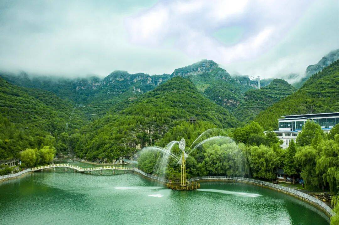 触手可及的云山美景淄博潭溪山云雾景观美如画