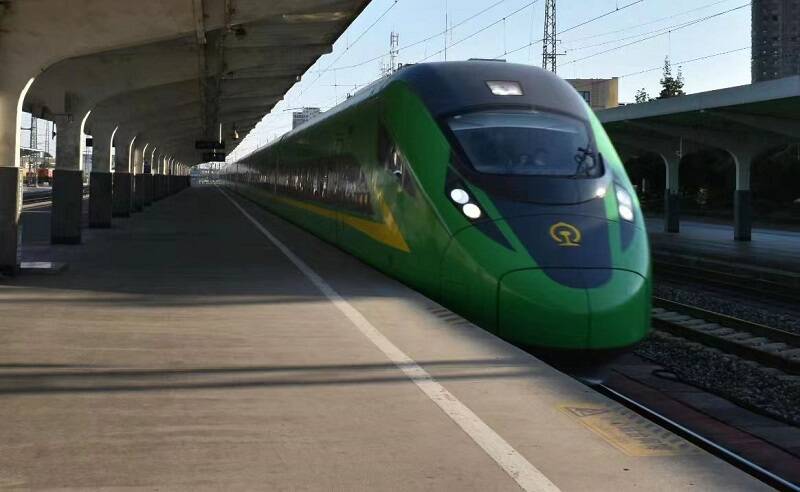 满足旅客出行需求 7月23日起兖州火车站开行两对“绿巨人”列车