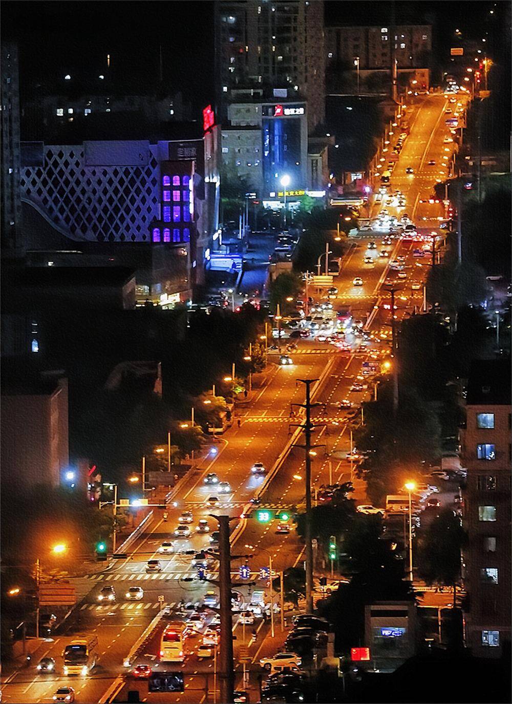 车水马龙霓虹闪烁夏夜的威海风光无限