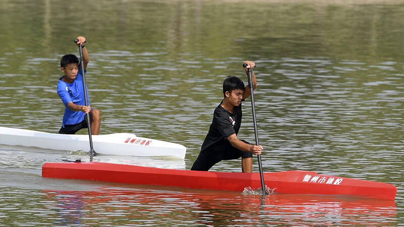 振兴水上运动项目 德州皮划赛艇训练基地在长河公园揭牌设立