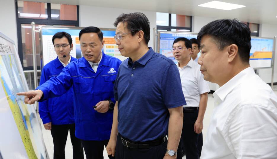 杨国强调研新能源产业发展和东营港基础设施建设情况