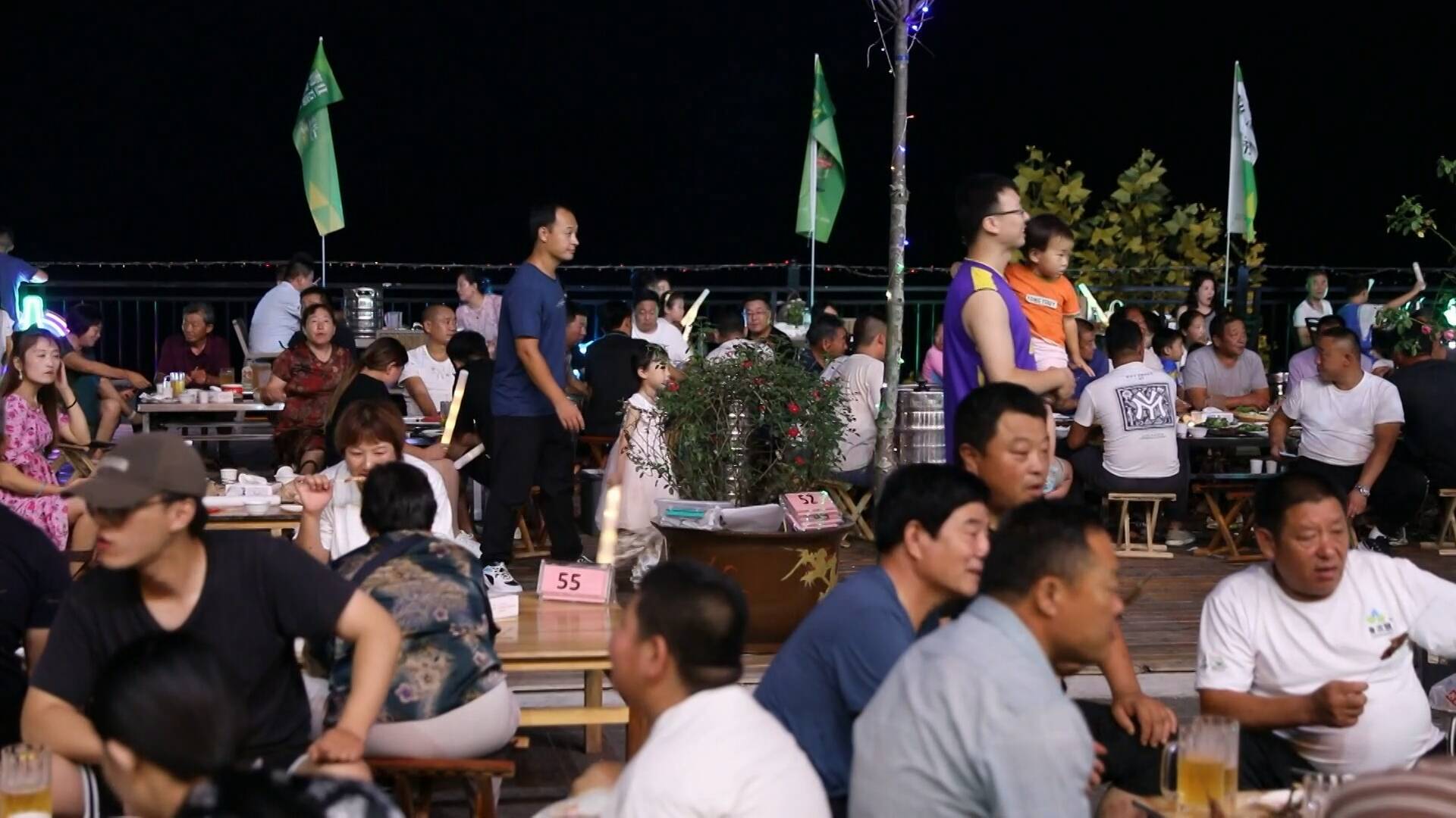 沂水：乡村啤酒音乐节点亮“夜经济”