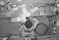 多家沿街商鋪被盜 惠民警方網(wǎng)吧內(nèi)抓獲嫌疑人