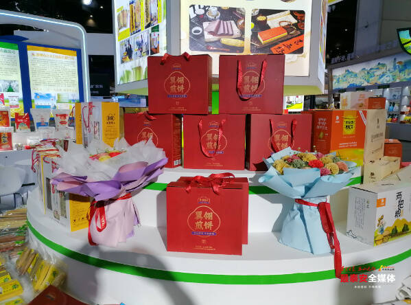 “泰安煎饼”精彩亮相第五届中国粮食交易大会