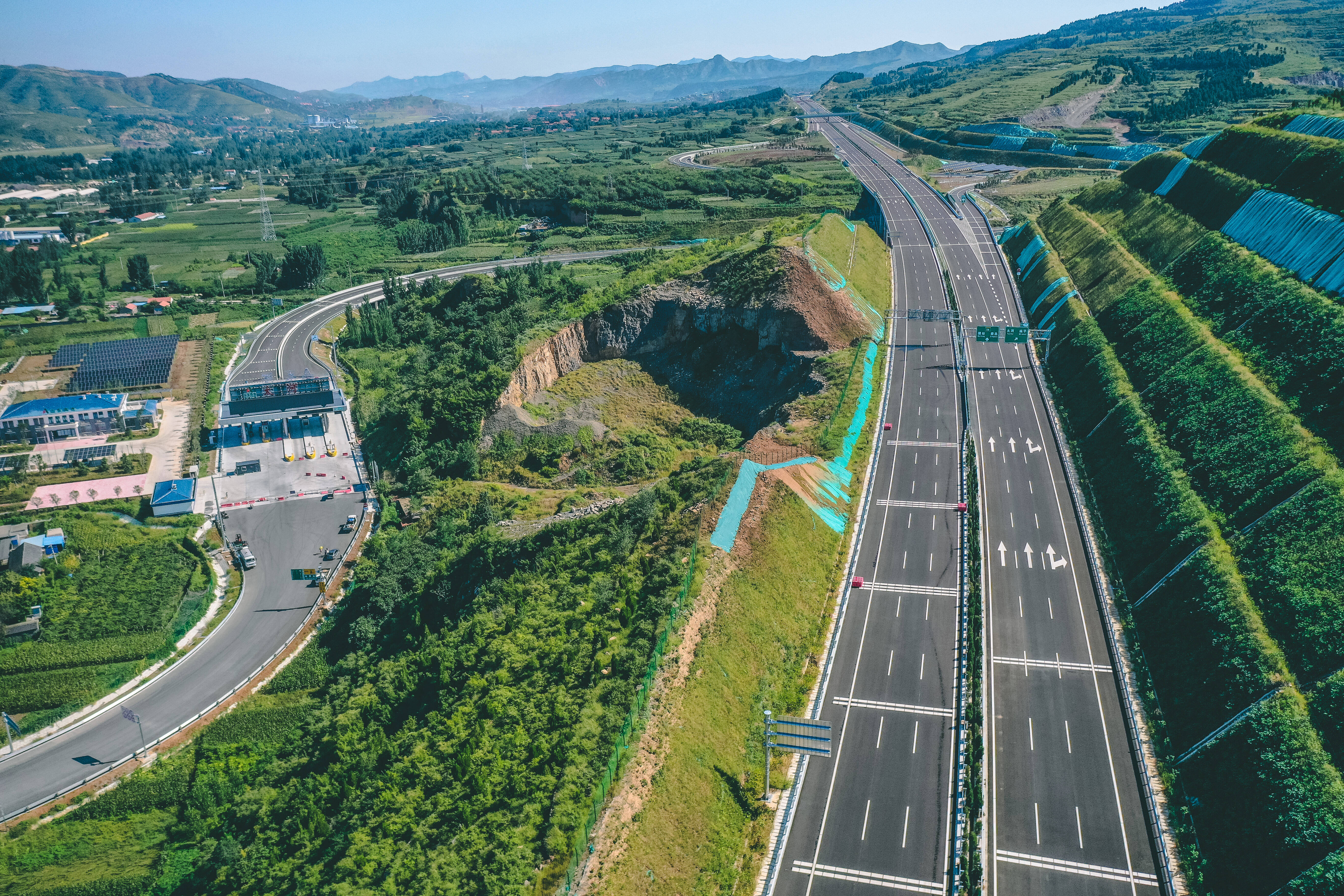 天堑变通途初秋畅游淄博潭溪山济潍高速通车进入倒计时