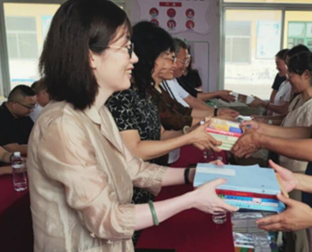 传递书香播撒希望！民进泰安市教育支部开展“星光书屋”捐赠活动