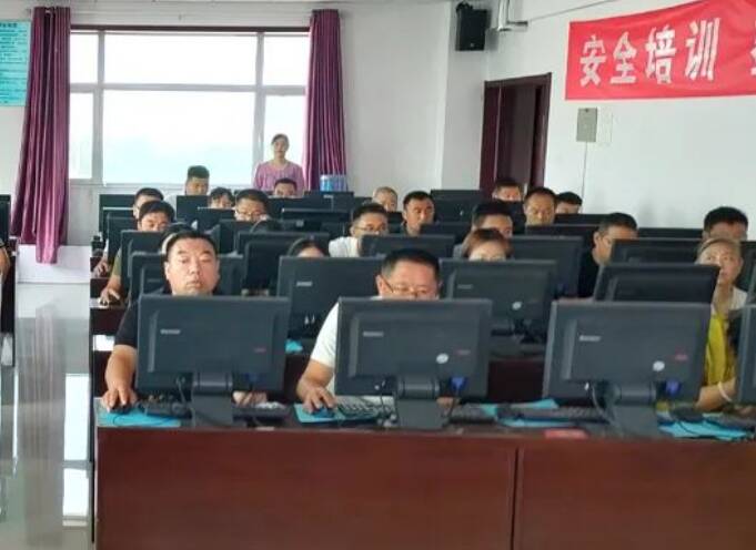 潍坊市潍城区：540余名企业负责人进考场 查漏补缺提升安全生产水平