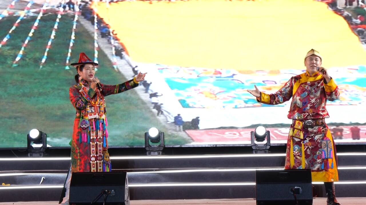 第十六届山东国际大众艺术节开幕式暨2023中国沿黄九省区民歌艺术展演在东营举行
