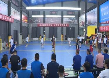 威海经开区第十三届全民健身运动会羽毛球单项比赛举行