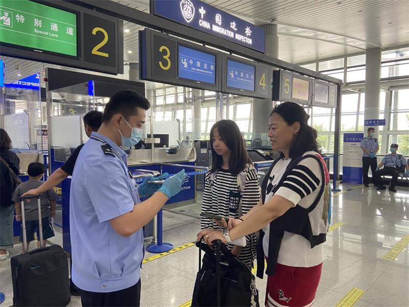 威海边检站高效保障大韩航空公司国际客运航线复航
