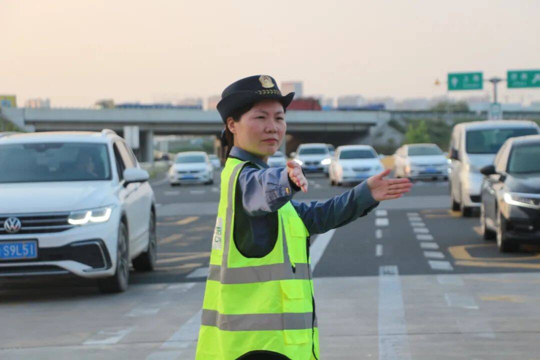 中秋国庆假期 临沂境内38个高速收费站出入口车流量达374万余辆