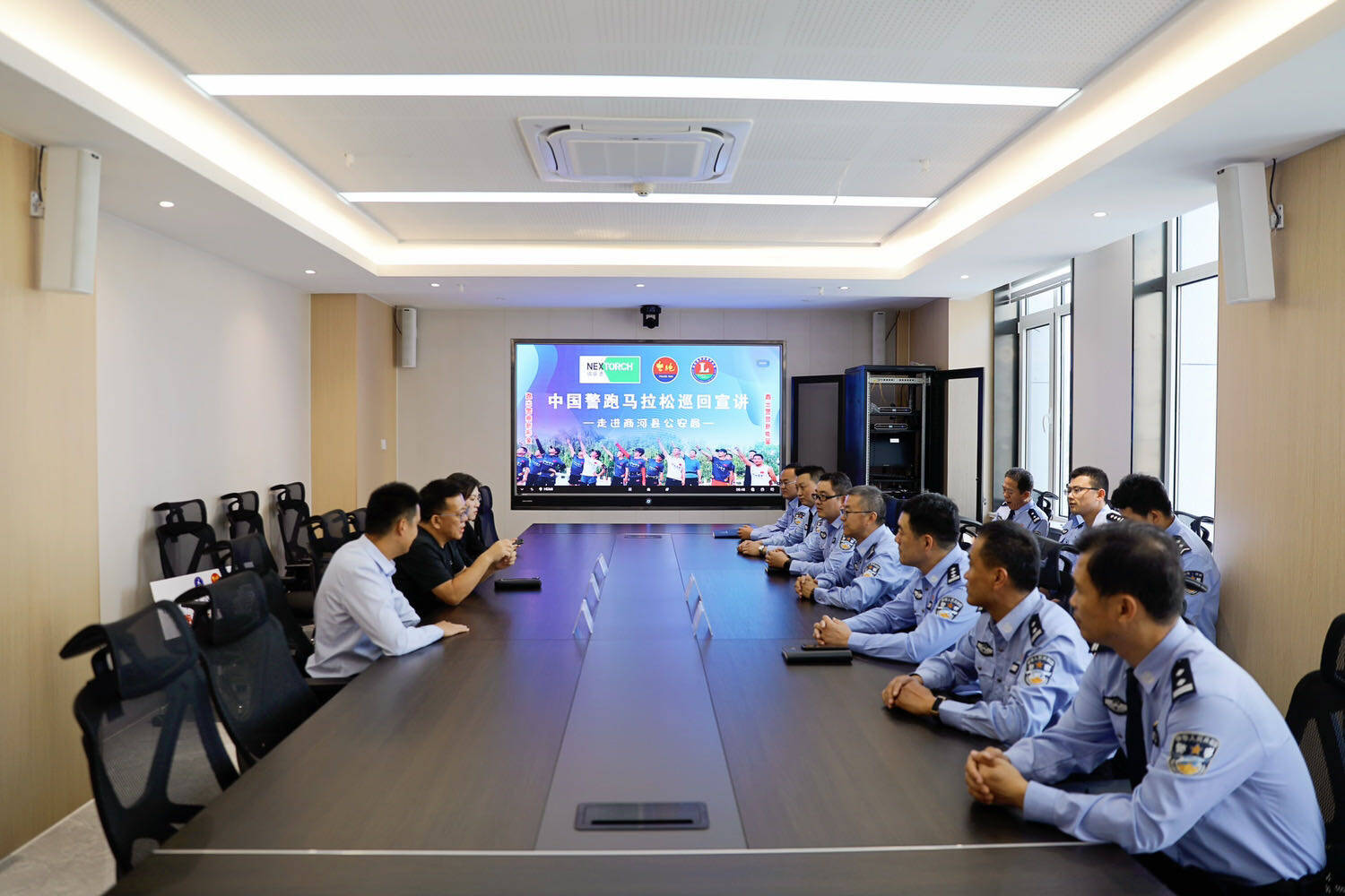 中国警跑马拉松巡回宣讲团到商河县公安局开展活动