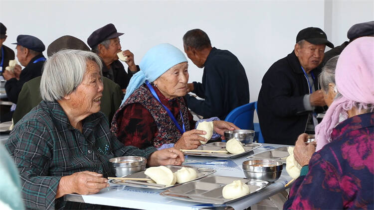 东营市广饶县：“一元餐厅”正式开业 80岁以上老人免费吃饭