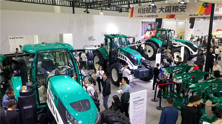 潍柴雷沃多款明星产品精彩亮相2023中国国际农业机械展览会