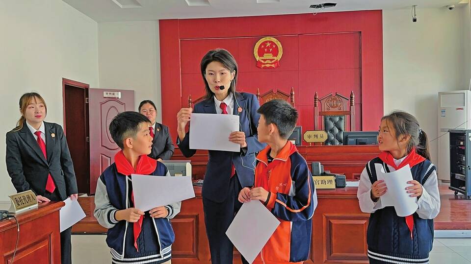 济南：法庭开放零距离 护航校园零欺凌