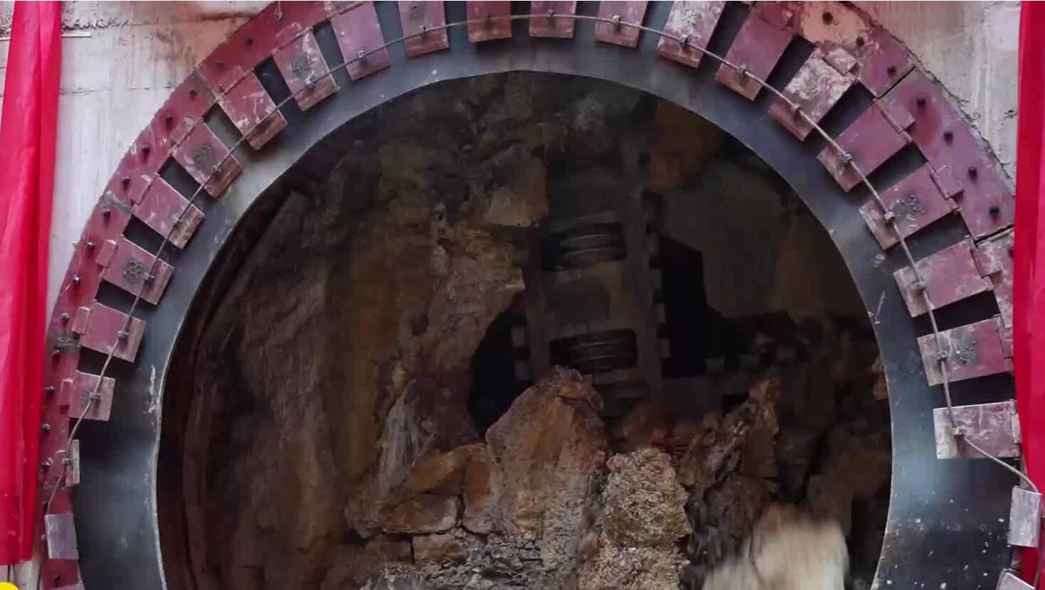 山东省最小直径盾构隧道在临沂实现双线贯通