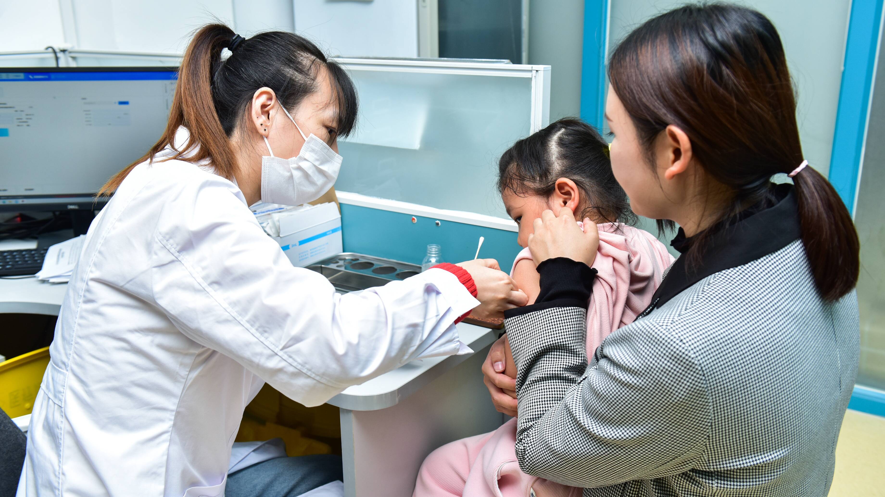 流感疫苗上新！国内首款四价流感病毒亚单位疫苗在济南完成山东省首针接种
