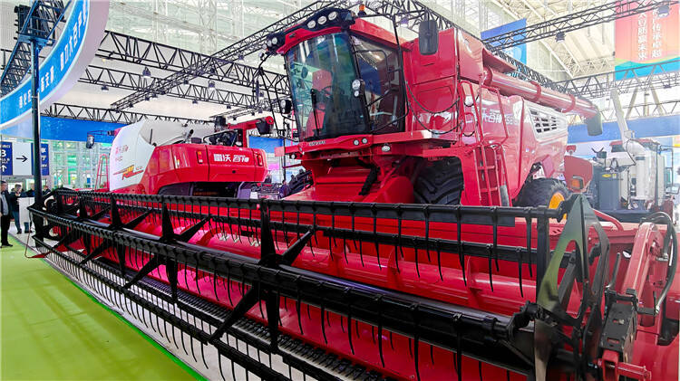 科技助阵大豆增产 潍柴雷沃智慧农业亮相首届全国大豆产业博览会
