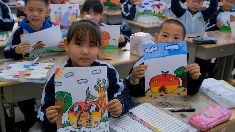 昌乐：“世界儿童日” 主题活动进校园 学生发挥想象描绘美丽家乡