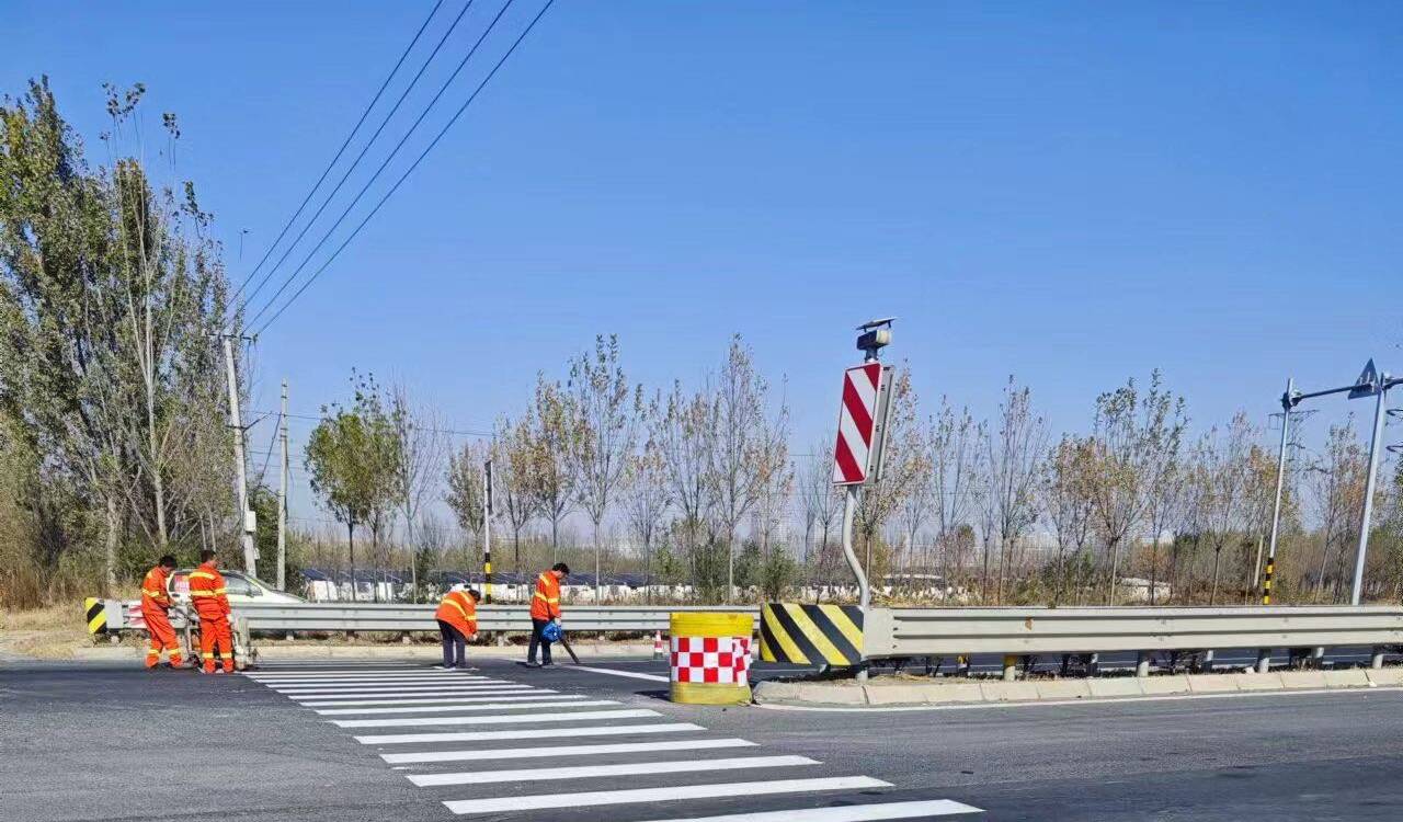 庆云公路分中心开展冬季路容保洁专项行动