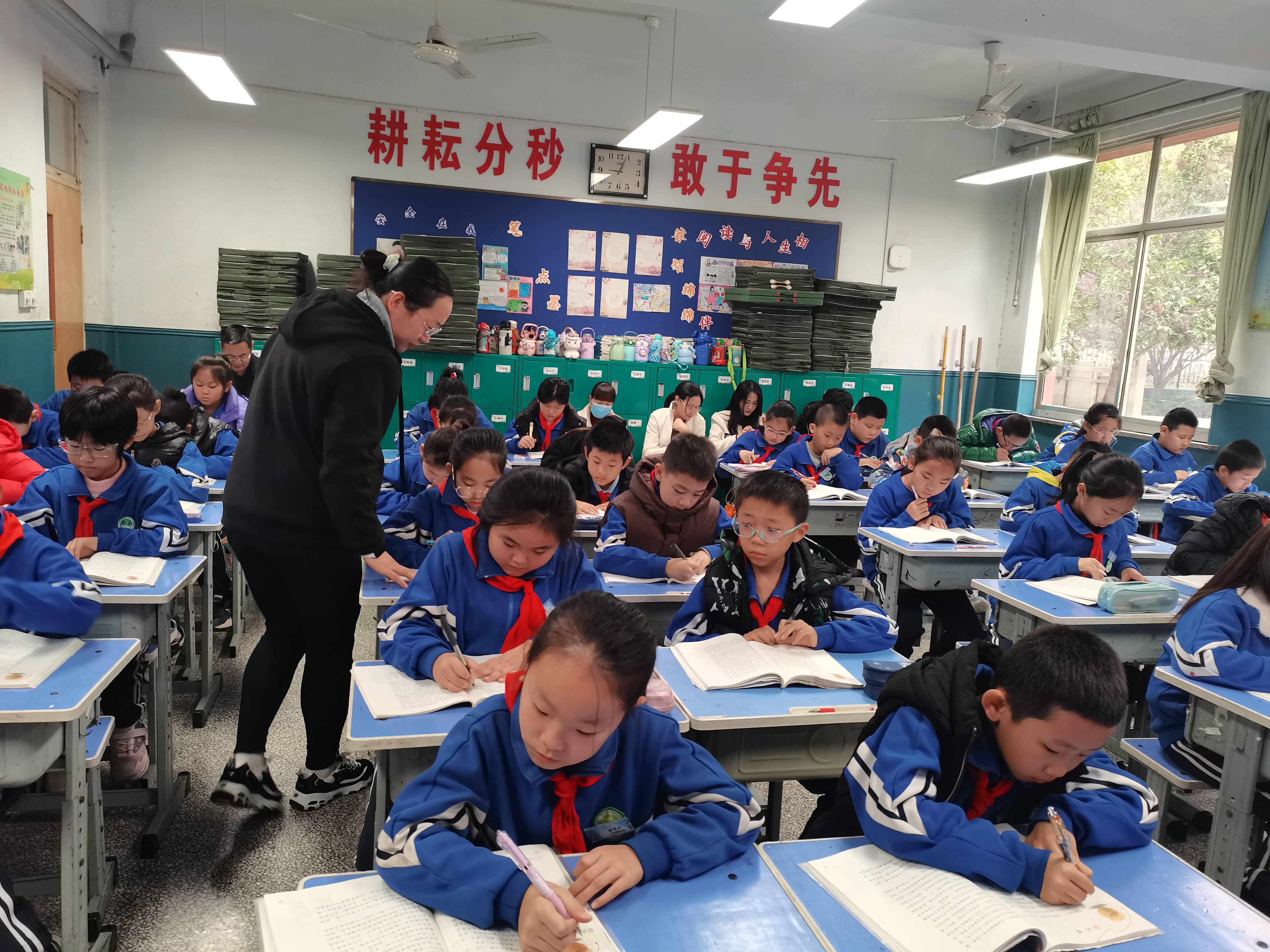 大王镇中心小学图片