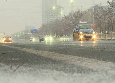 龙口市：冷空气来袭 降雪致交通出行受影响