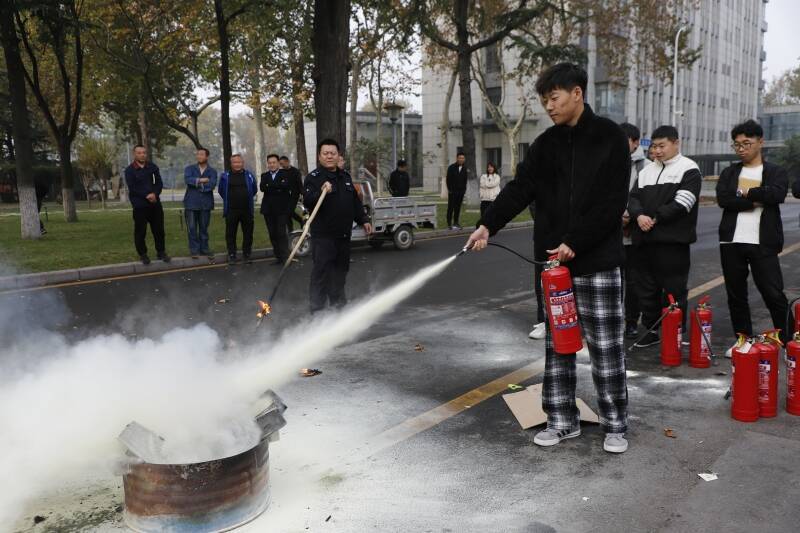 知识培训模拟演练山东能源新矿集团开展冬季消防安全工作