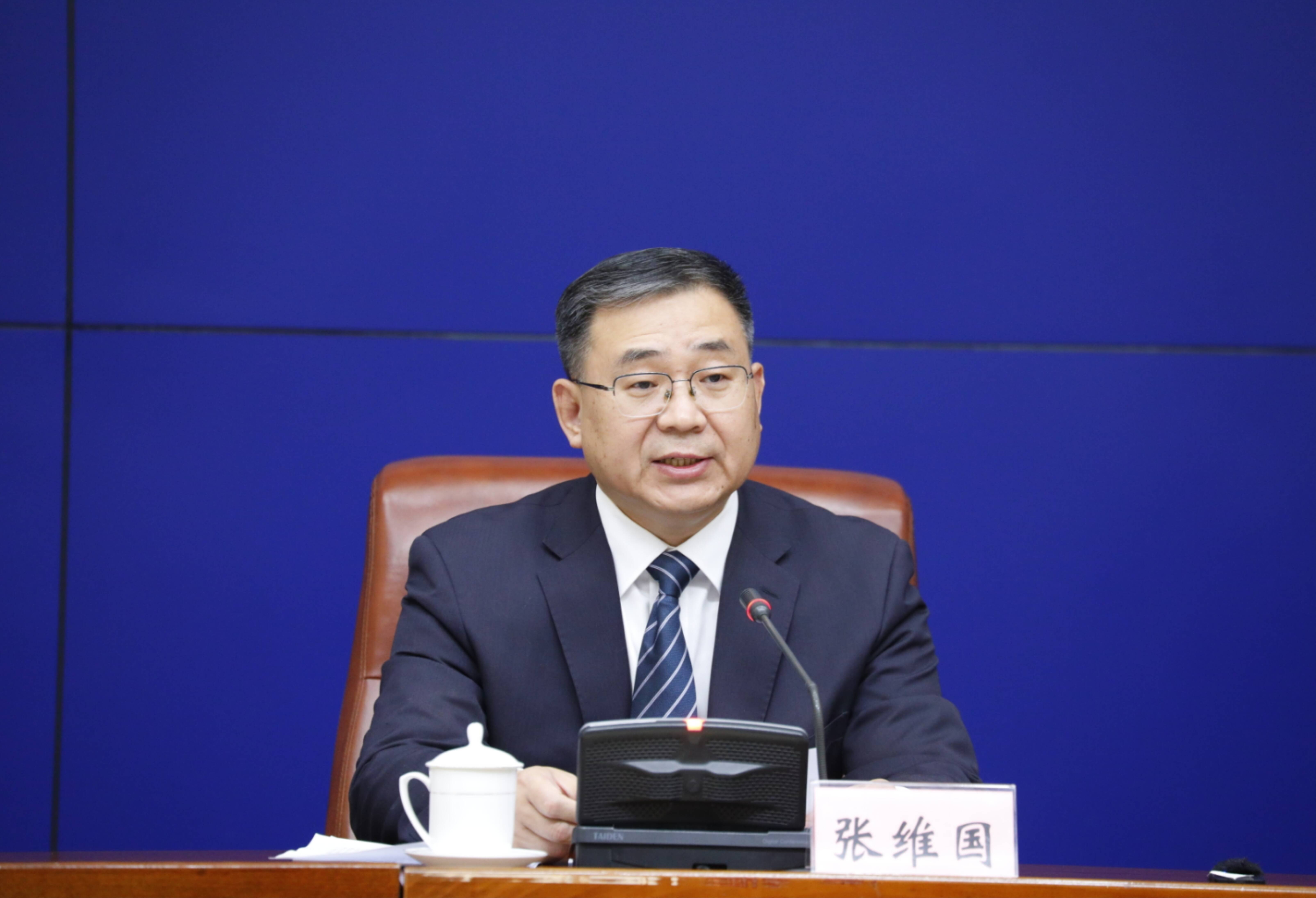 热点>会上,济南市人力资源和社会保障局党组成员,副局长张维国表示