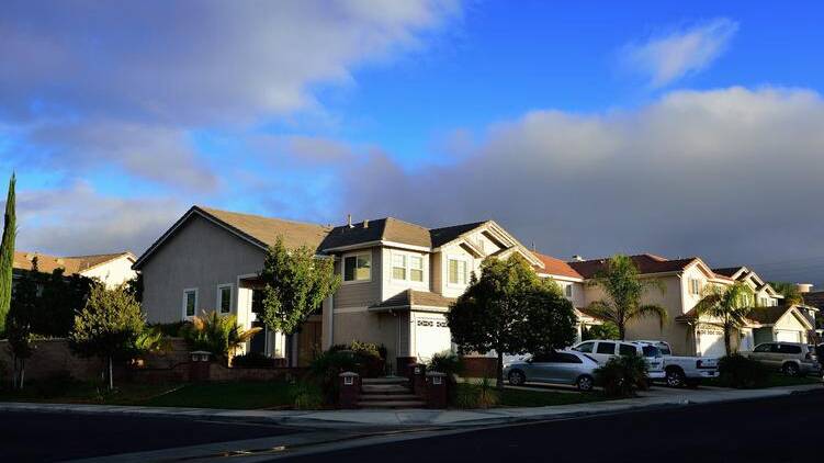 高利率持续拖累美国住房销售