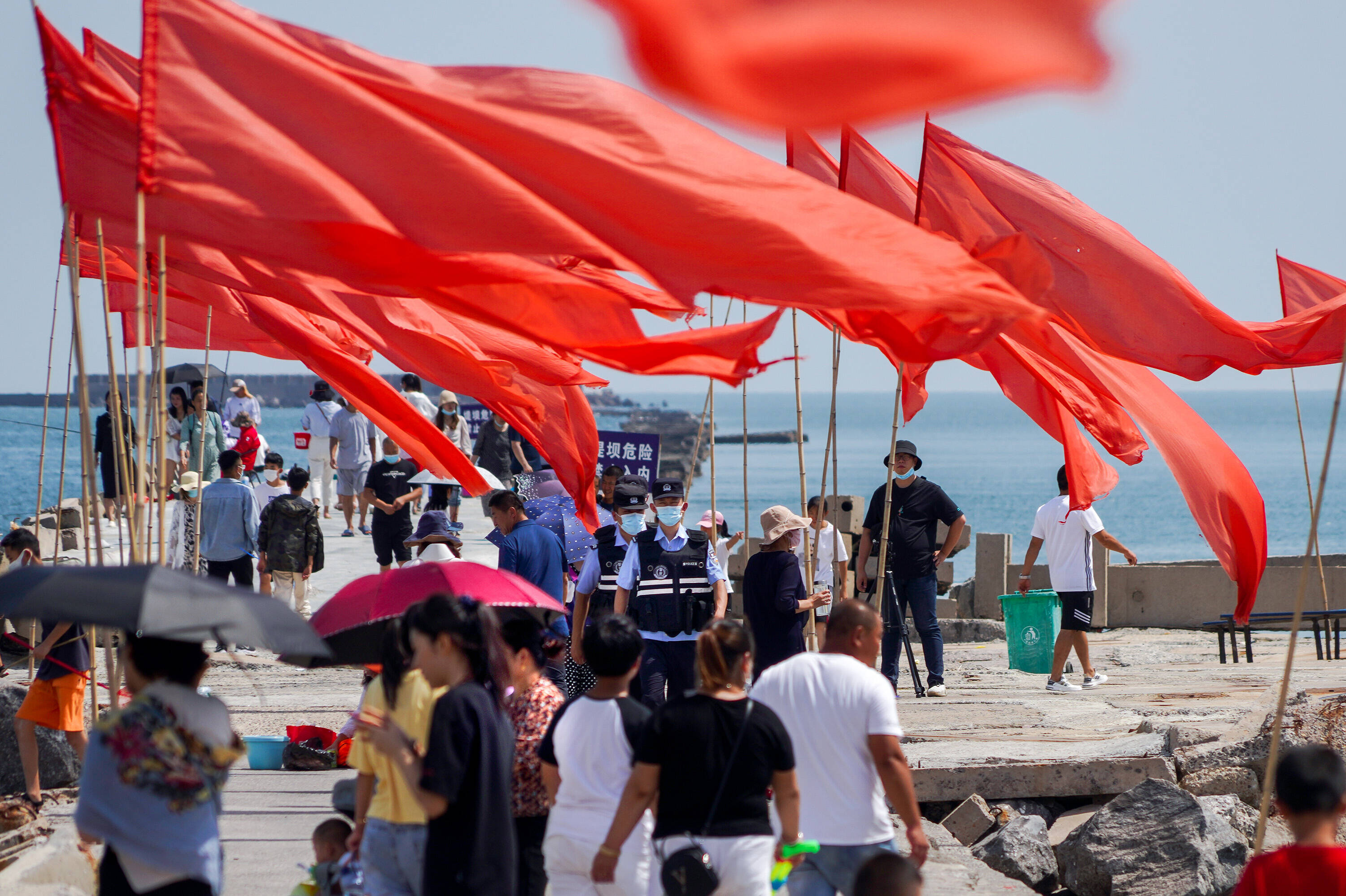 人工海堤成近郊网红打卡点东营海岸民警多措并举保障群众生命财产安全