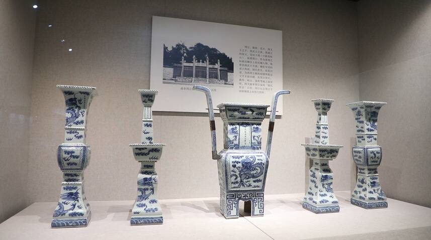 记者打卡孔子博物馆 寻找“中国龙”里的文化内涵