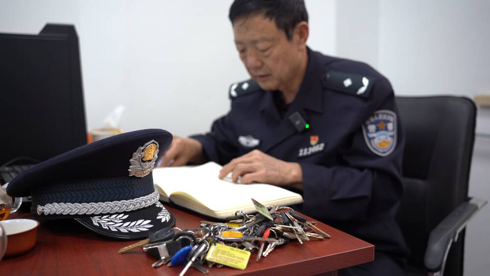 青岛“片警”马怀龙获评2023全国“最美基层民警”