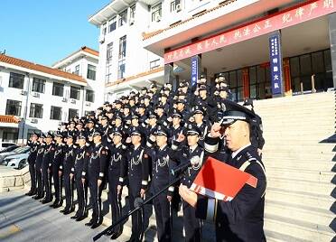 威海市公安局特巡警支队开展中国人民警察节系列活动